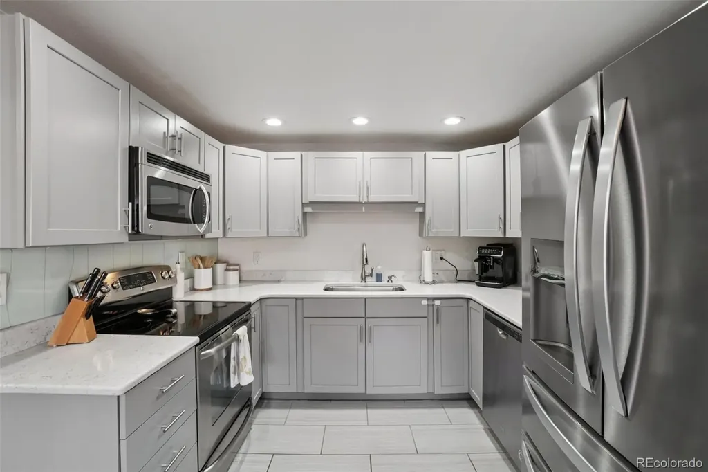 5530 Holland Drive Arvada CO 80002