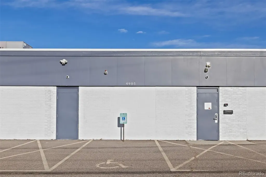 4905 E 41st Avenue Denver CO 80216