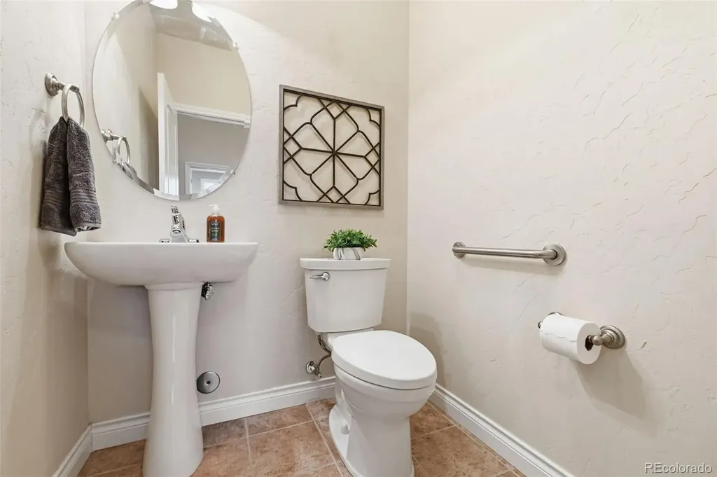 4417 Echo Court Larkspur CO 80118