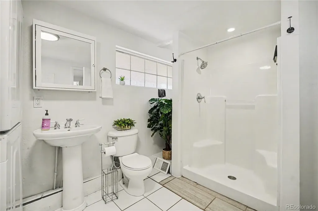 4870 Raritan Street Denver CO 80221