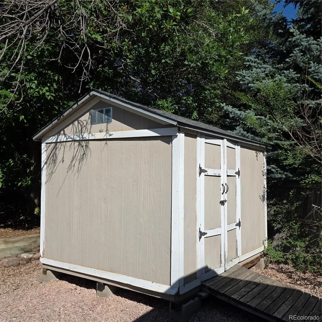 1276 S Biscay Street Aurora CO 80017