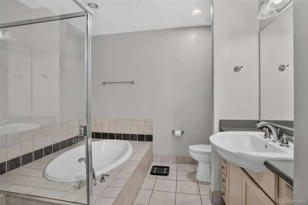 4875 S Monaco Street Denver CO 80237