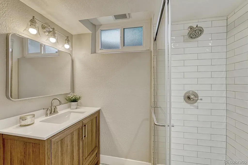 4252 S Logan Street Englewood CO 80113