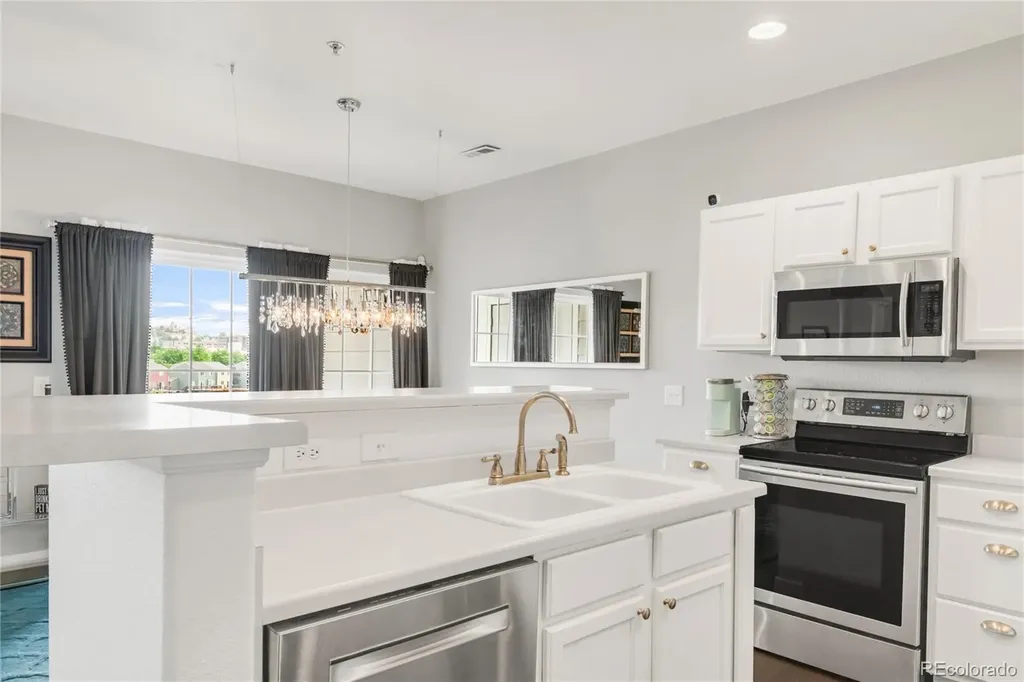 8944 Fox Drive Thornton CO 80260
