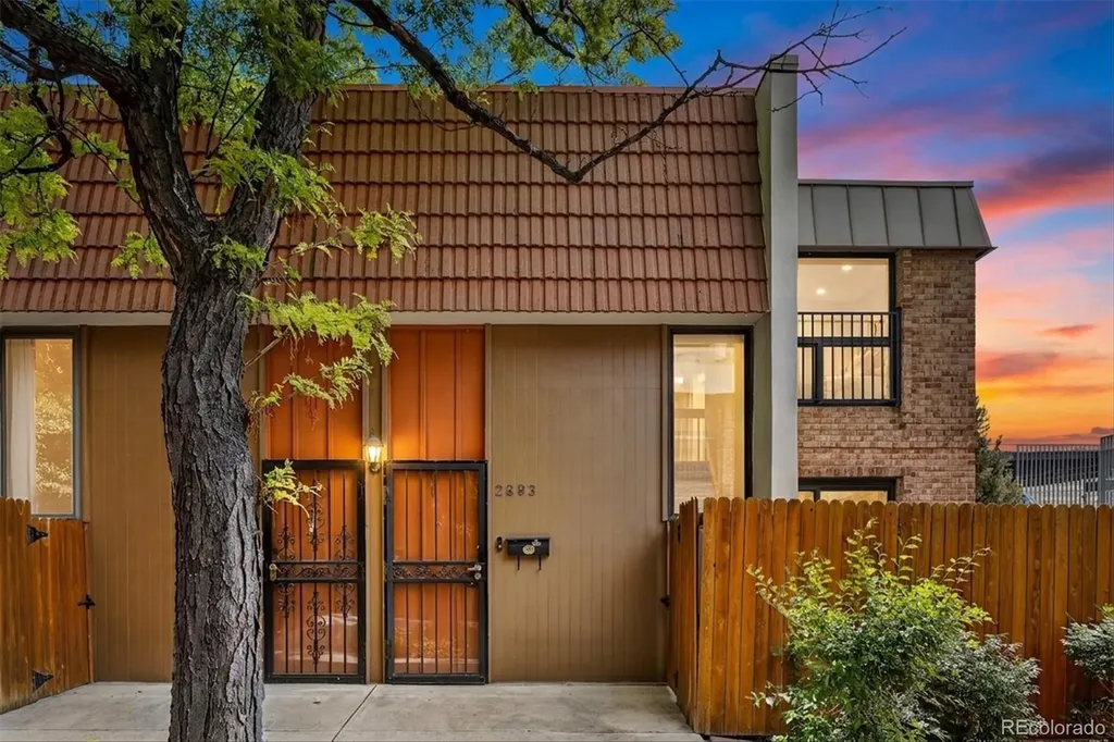 2883 S Locust Street Denver CO 80222
