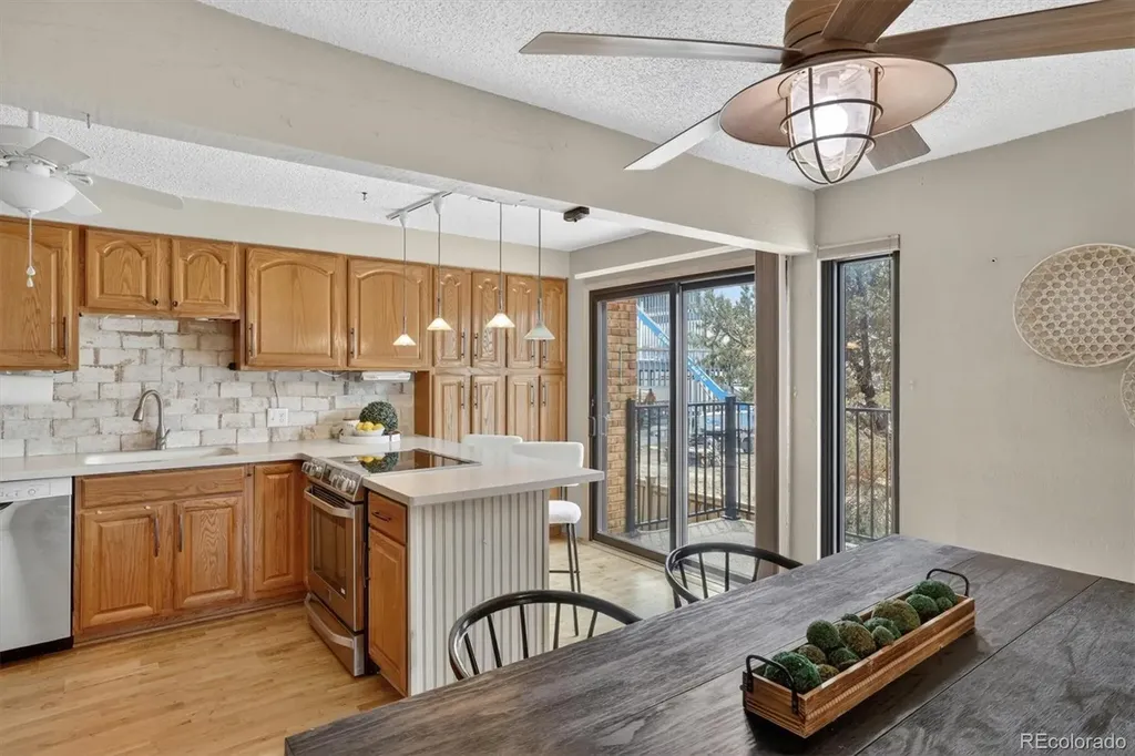 2883 S Locust Street Denver CO 80222