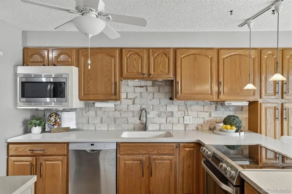 2883 S Locust Street Denver CO 80222