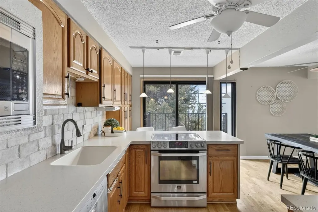 2883 S Locust Street Denver CO 80222