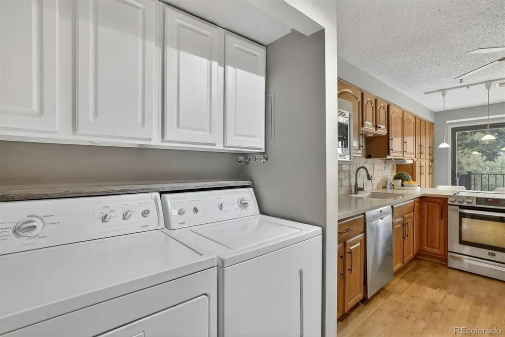 2883 S Locust Street Denver CO 80222