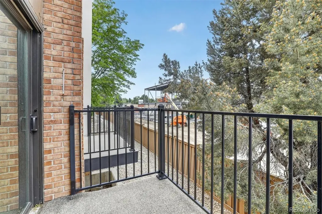 2883 S Locust Street Denver CO 80222