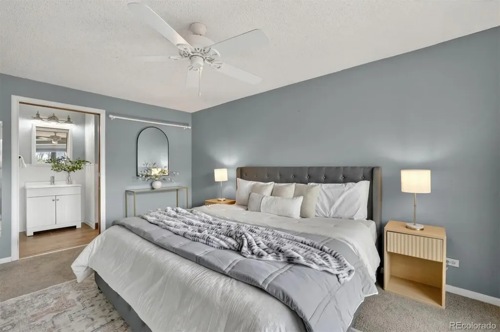 2883 S Locust Street Denver CO 80222
