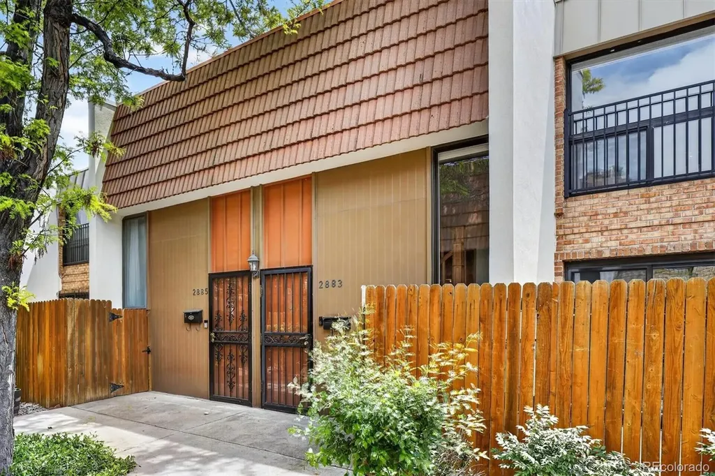 2883 S Locust Street Denver CO 80222