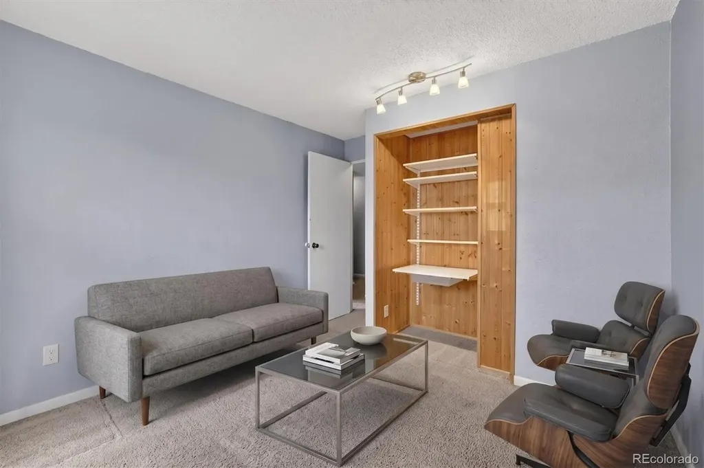 2883 S Locust Street Denver CO 80222