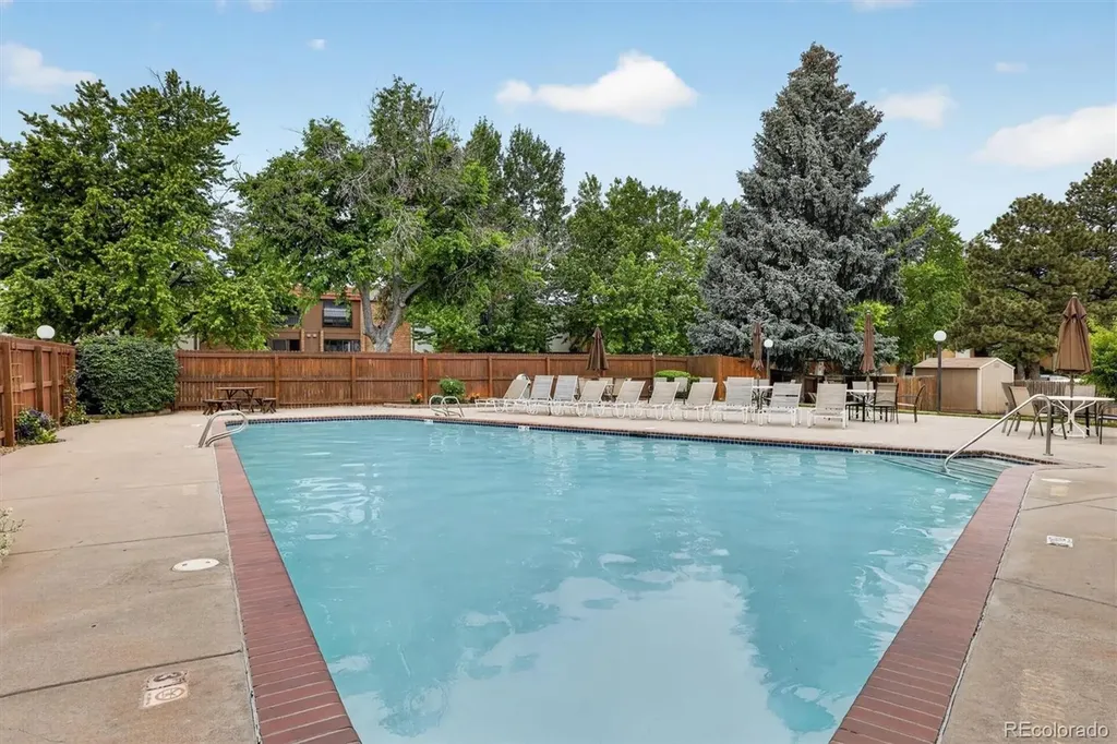 2883 S Locust Street Denver CO 80222