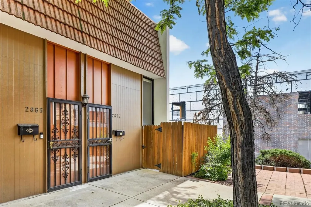 2883 S Locust Street Denver CO 80222
