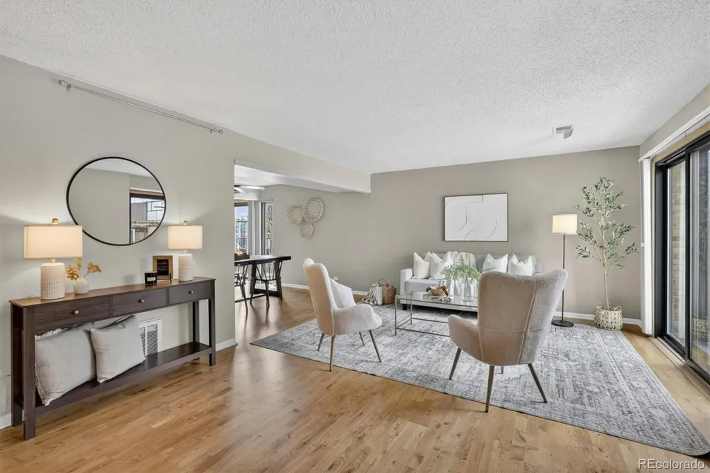 2883 S Locust Street Denver CO 80222