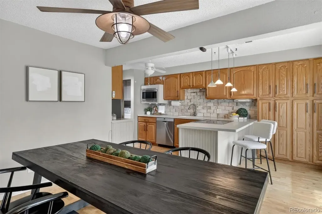 2883 S Locust Street Denver CO 80222