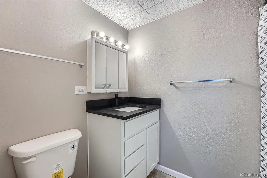 2231 S Vaughn Way Aurora CO 80014