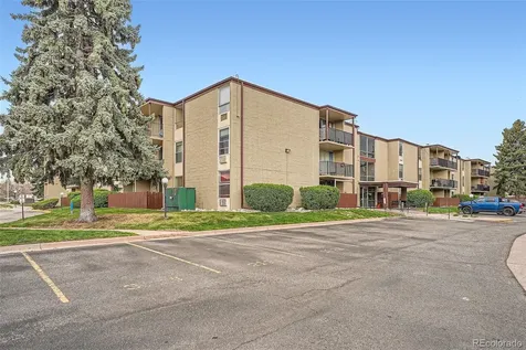 2231 S Vaughn Way Aurora CO 80014