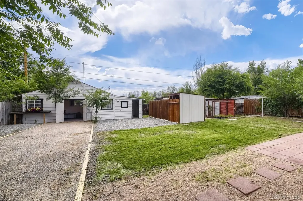 1721 N Argonne Street Aurora CO 80011