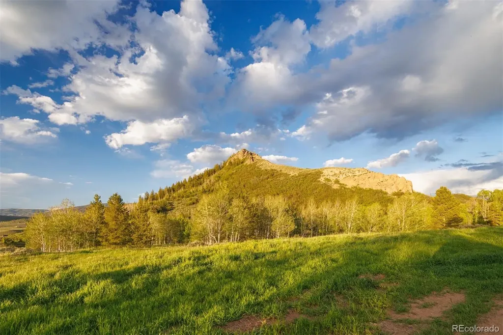 22090 County Road 212 Oak Creek CO 80467