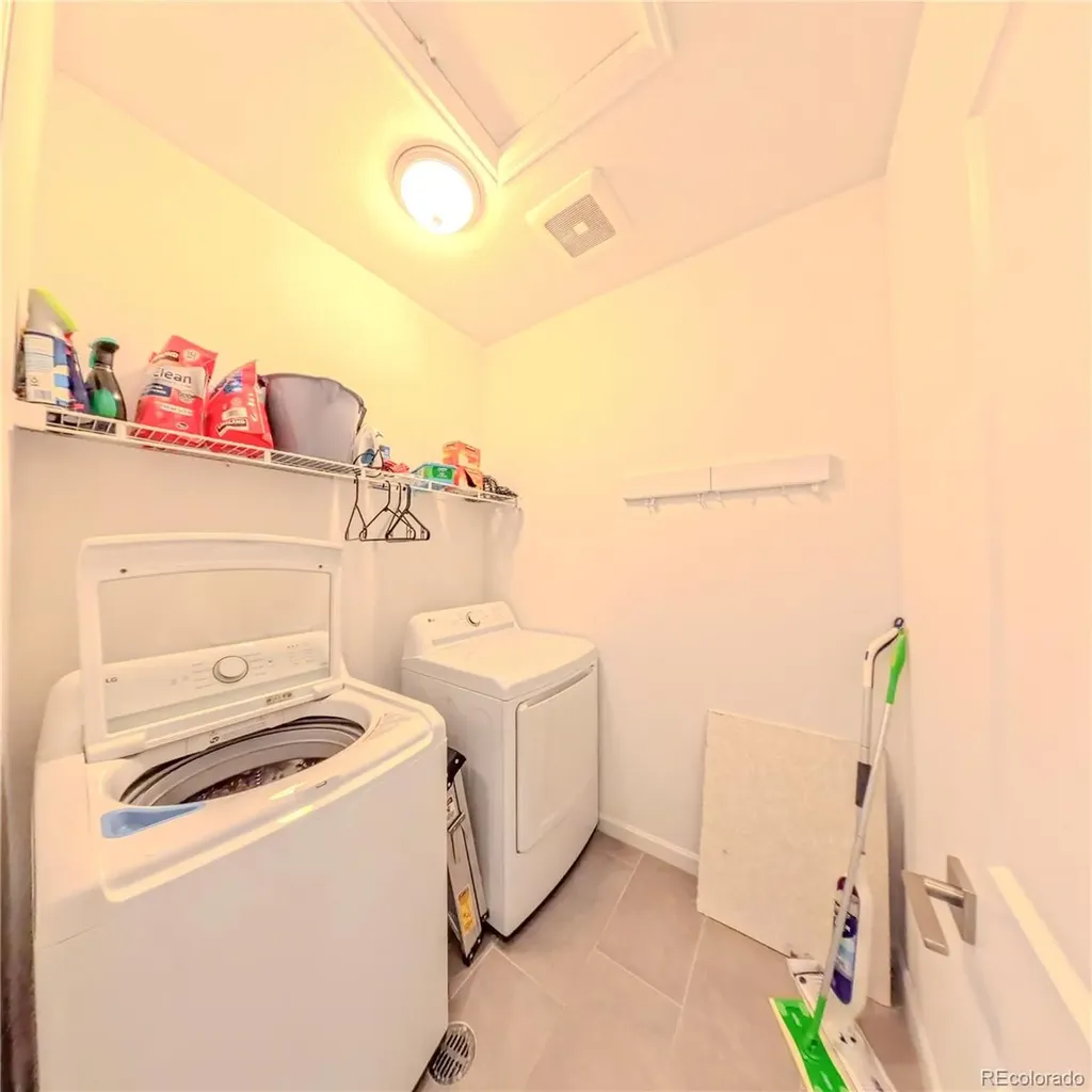 2865 Oxley Street Strasburg CO 80136
