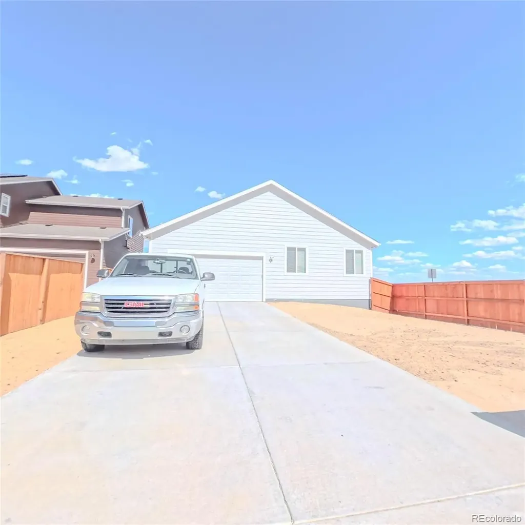 2865 Oxley Street Strasburg CO 80136