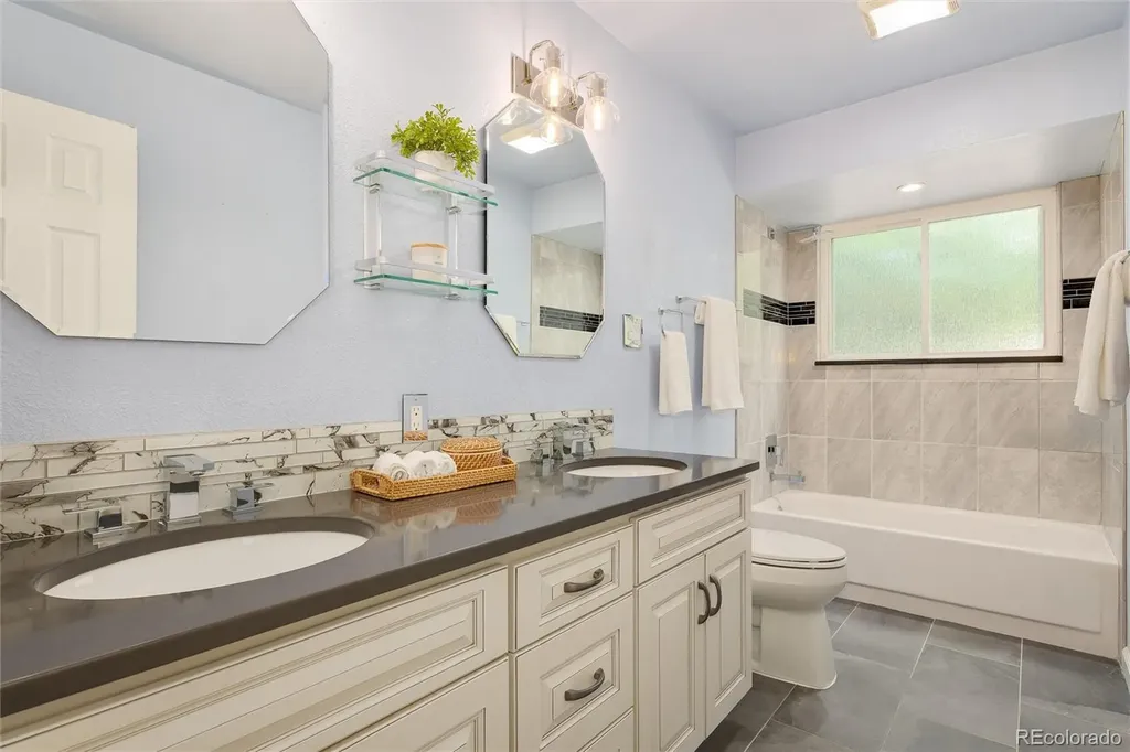 7910 W Harvard Place Lakewood CO 80227