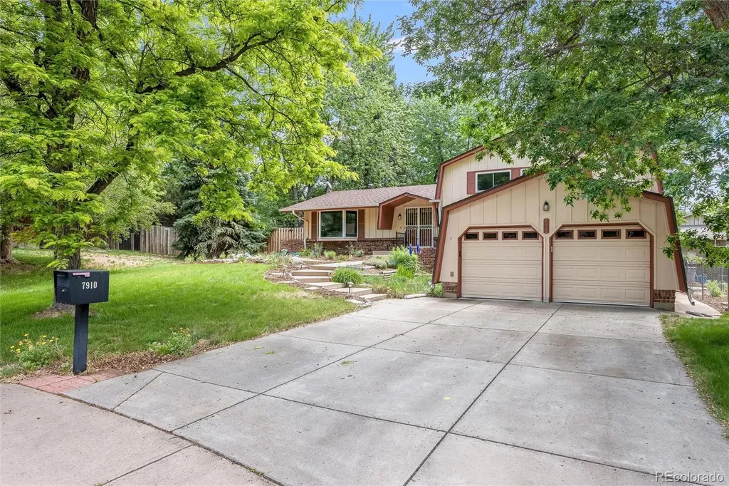 7910 W Harvard Place Lakewood CO 80227