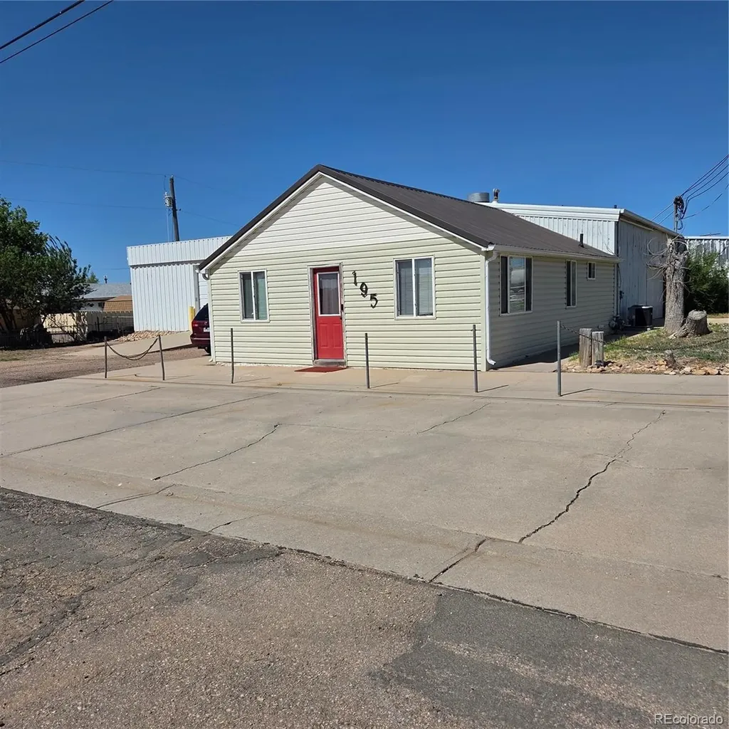 195 N Miller Street Keenesburg CO 80643