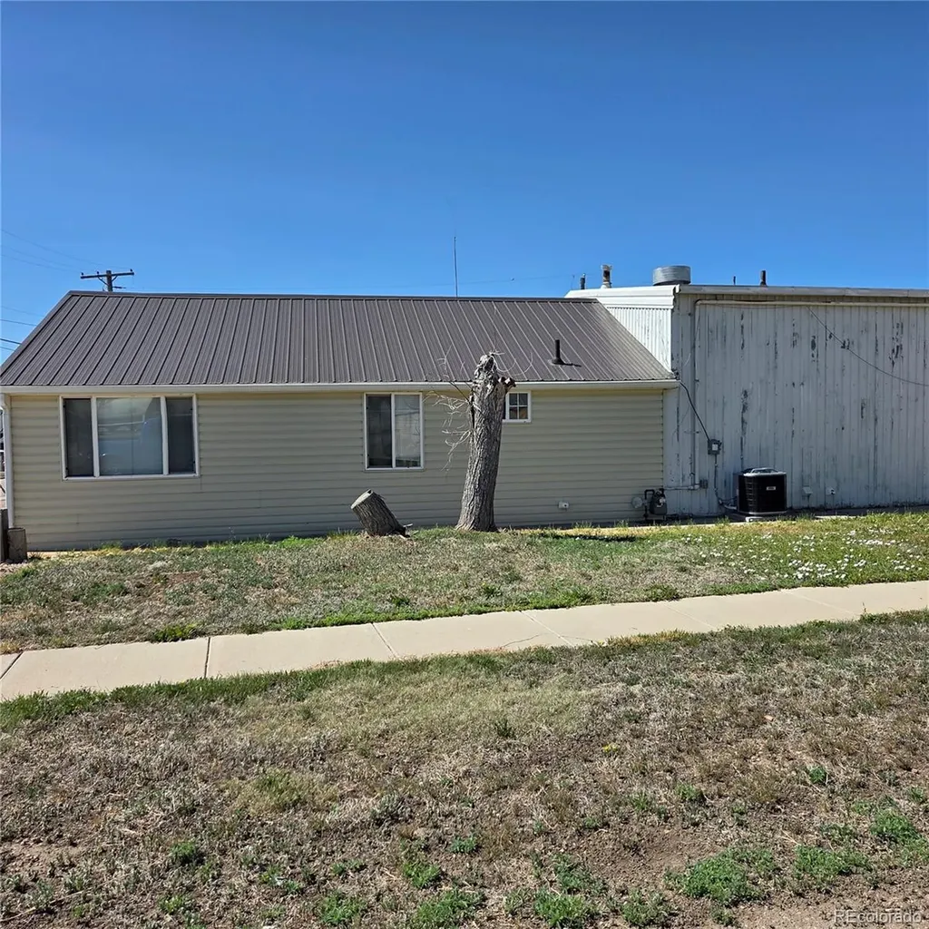 195 N Miller Street Keenesburg CO 80643