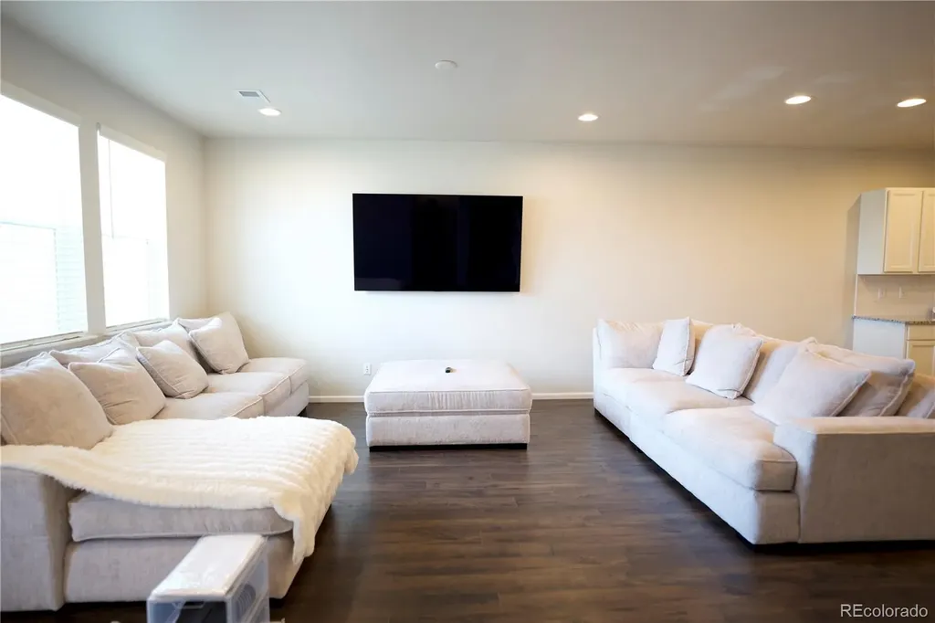 6673 N Ceylon Street Denver CO 80249