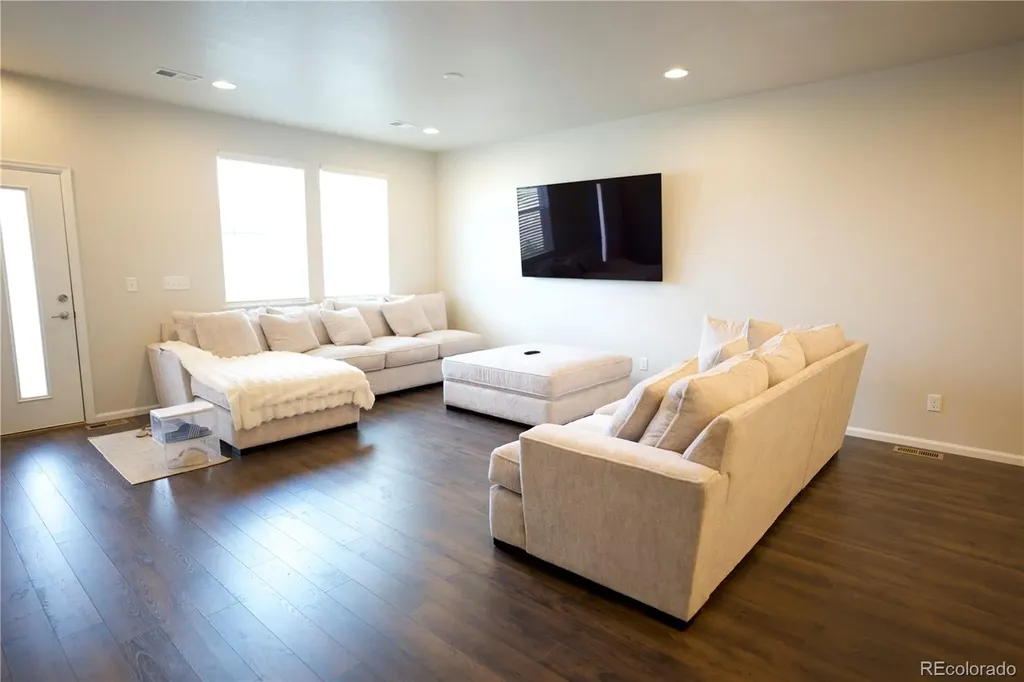 6673 N Ceylon Street Denver CO 80249