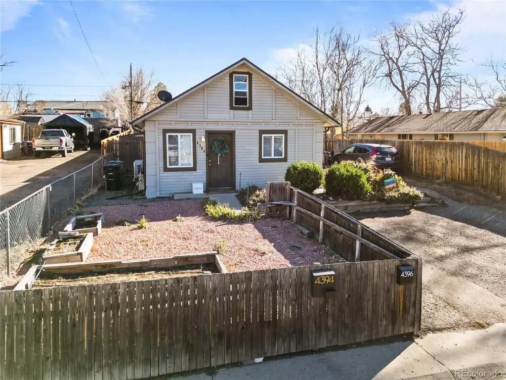4394 W Center Avenue Denver CO 80219