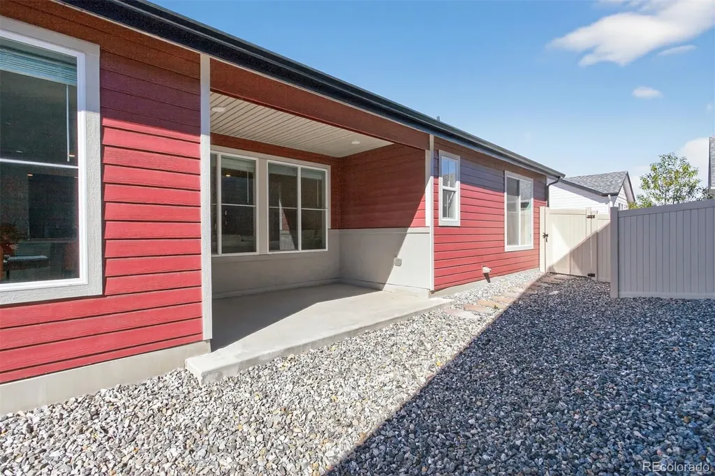 5136 N Quemoy Court Aurora CO 80019