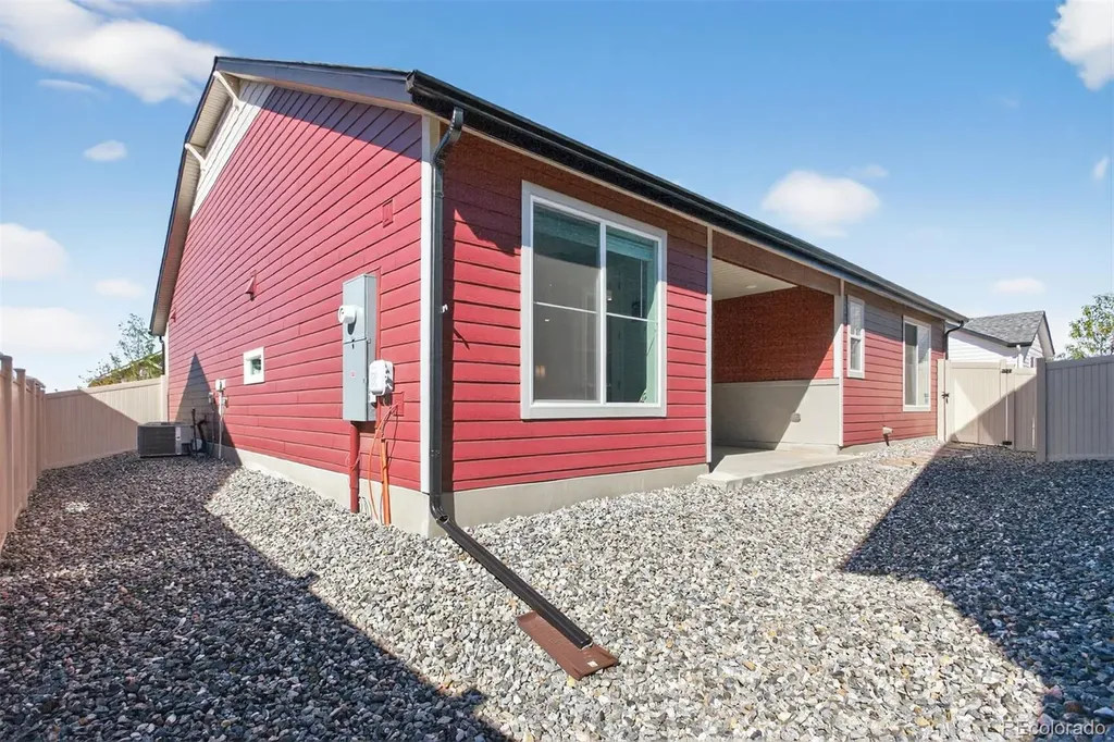 5136 N Quemoy Court Aurora CO 80019