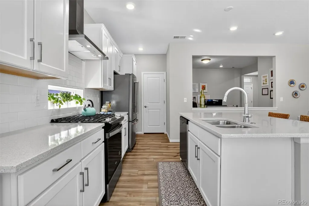 5136 N Quemoy Court Aurora CO 80019