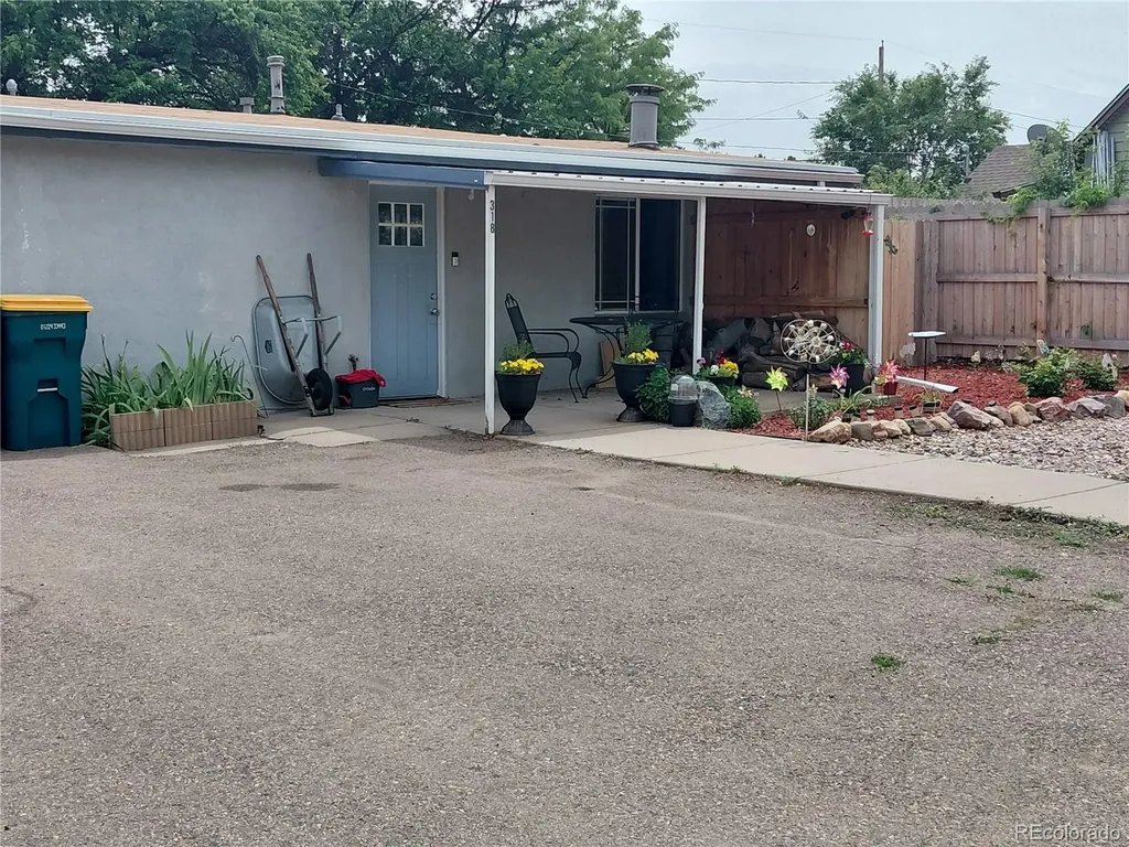 318 Ash Street Hudson CO 80642