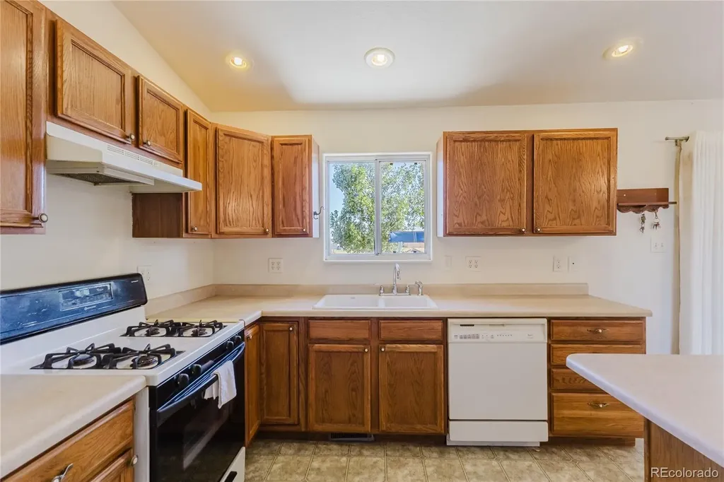 1148 E Dove Creek Drive Pueblo West CO 81007