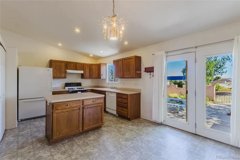 1148 E Dove Creek Drive Pueblo West CO 81007
