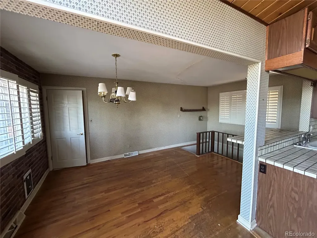 850 W 6th Avenue Broomfield CO 80020