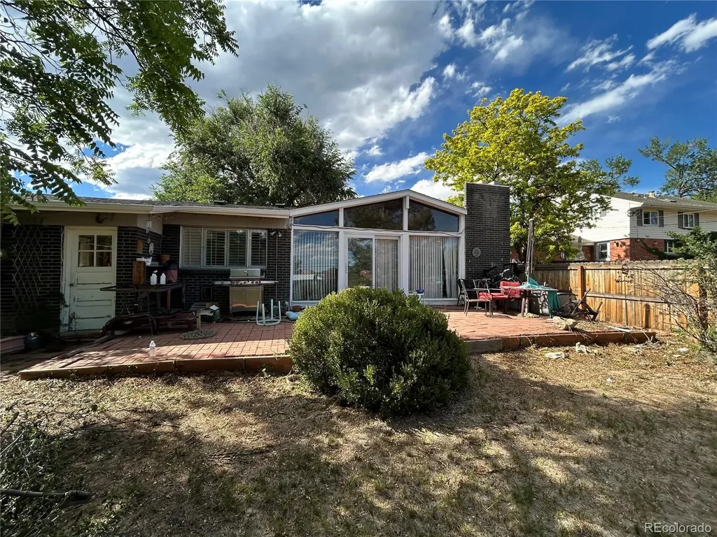 850 W 6th Avenue Broomfield CO 80020