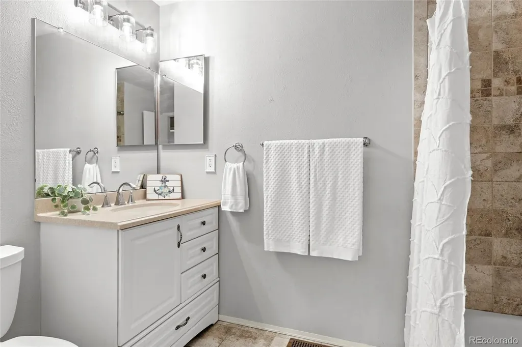 8417 Everett Way Arvada CO 80005