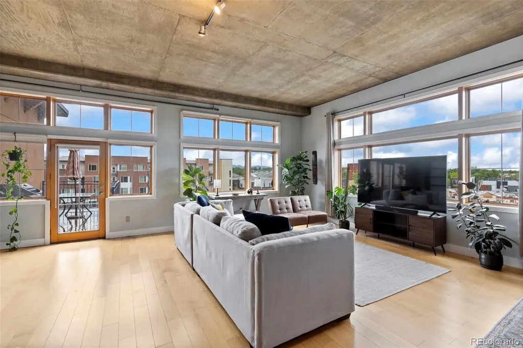 1925 W 32nd Avenue Denver CO 80211