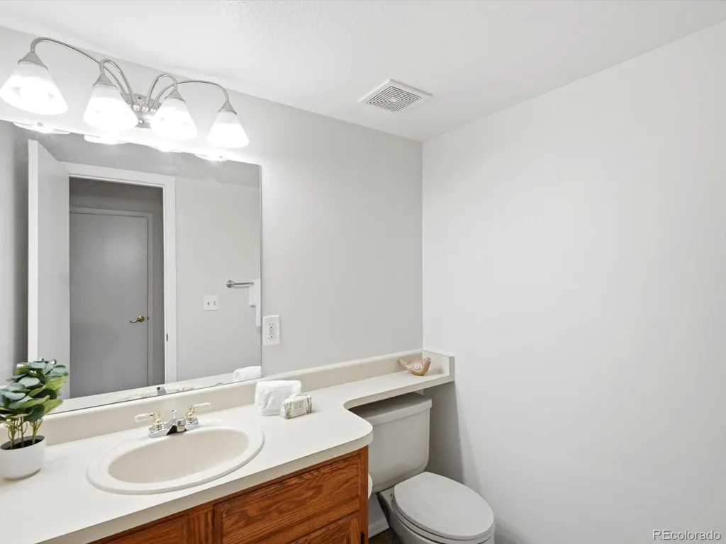 1818 S Quebec Way Denver CO 80231