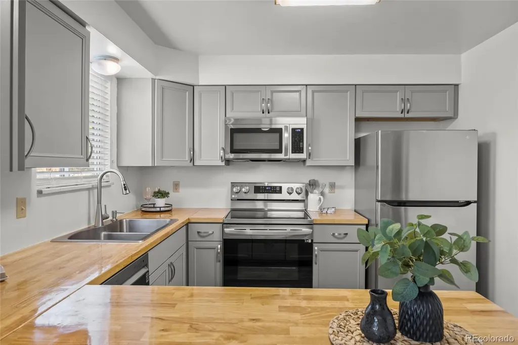 5269 S Pagosa Way Centennial CO 80015
