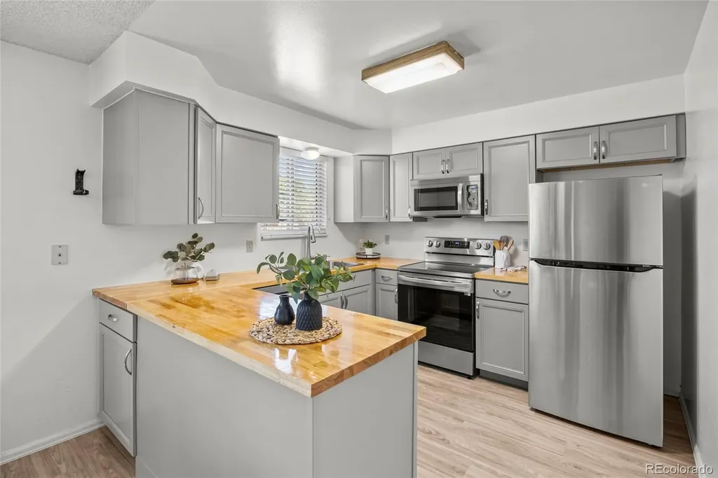 5269 S Pagosa Way Centennial CO 80015