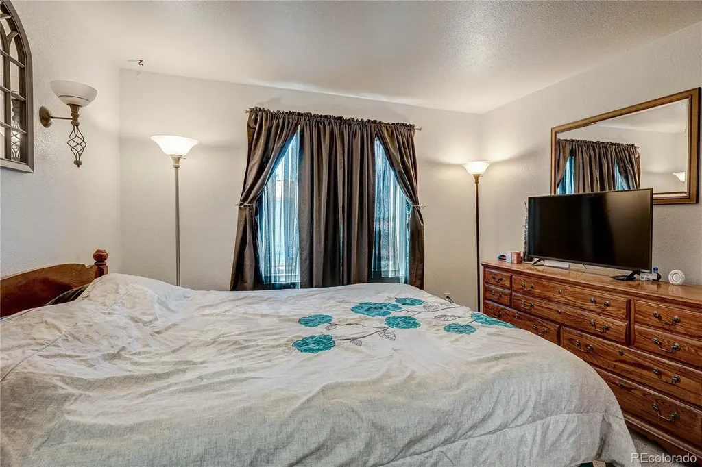 4884 E 101st Court Thornton CO 80229