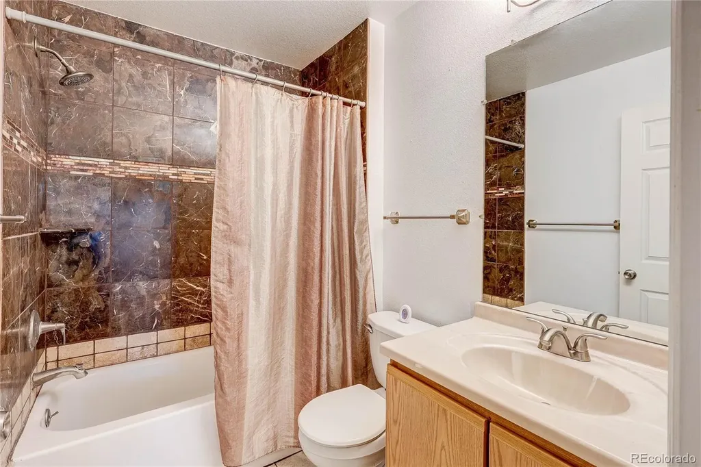 4884 E 101st Court Thornton CO 80229