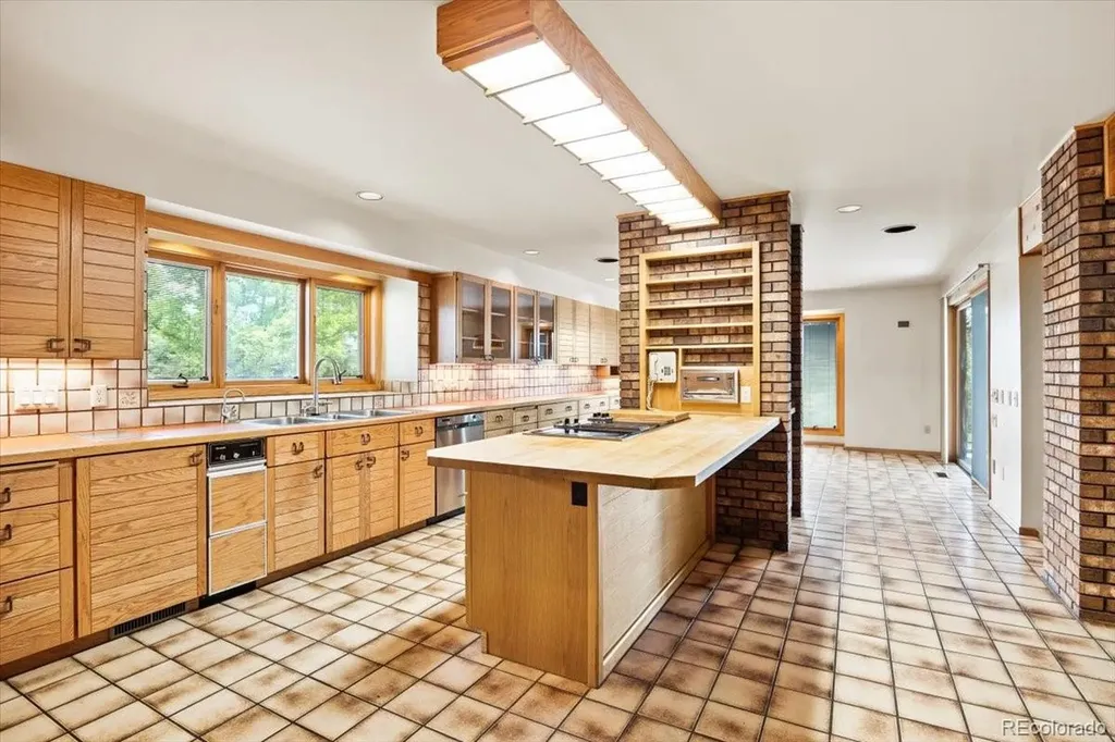 1625 E Layton Drive Englewood CO 80113